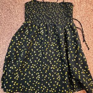 Eyeshadow Black Dress with Yellow and White Daisies